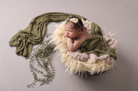 5 Neugeborenenfotografie Newborn Fotografie Karoart Volketswil Zürich Winterthur